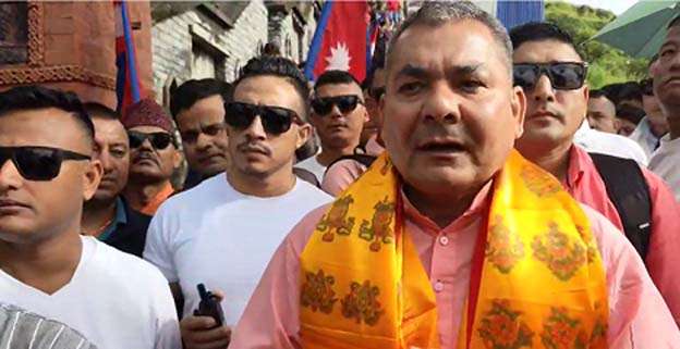 नेपालबाट गणतन्त्र फ्याँक्न दोलखा भीमेश्वरमा दुर्गा प्रसाँईद्वारा क्षमा पूजा । अर्को व्यवस्थाको लागि कसम खानु भयाे ।