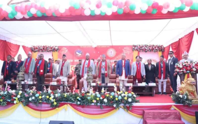 प्रधानमन्त्री ओलीको गुनासो: मलाई रुघा लाग्दा पनि भेन्टिलेटरमा राखेको फोटो आईहाल्छ