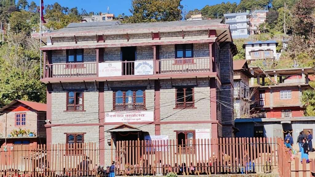 वडा–२ का बासिन्दाको दीर्घ–प्रतीक्षा पूरा गर्दै नवनिर्मित वडा कार्यालय भवन उद्घाटन, सेवासुविधामा नयाँ युगको शुरुआत