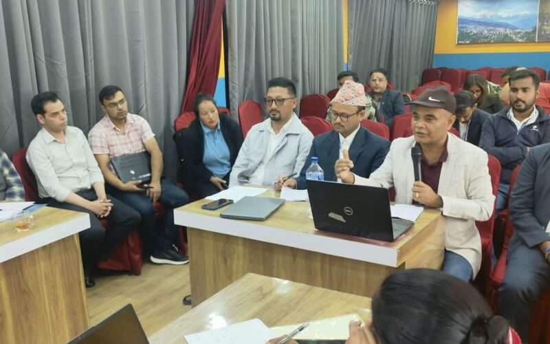 दोलखामा स्वास्थ्य कार्यक्रमको जिल्ला स्तरीय समीक्षा सम्पन्न